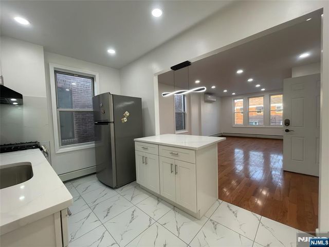 3 Henry Street 2, Jersey City, NJ 07306