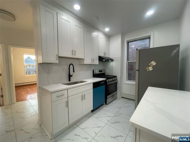 3 Henry Street 2, Jersey City, NJ 07306