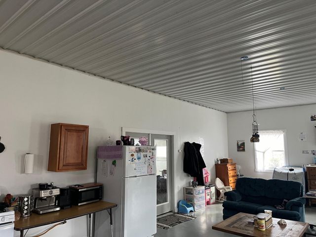 131 Marvins Lane, East Bernstadt, KY 40729