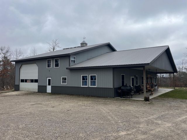 131 Marvins Lane, East Bernstadt, KY 40729