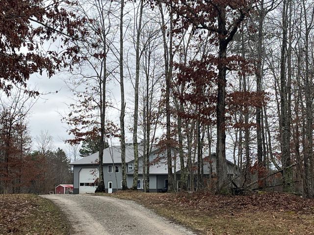 131 Marvins Lane, East Bernstadt, KY 40729