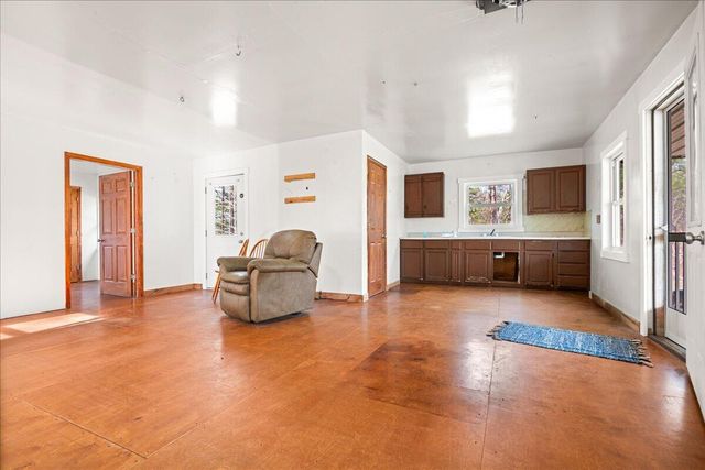 131 Marvins Lane, East Bernstadt, KY 40729