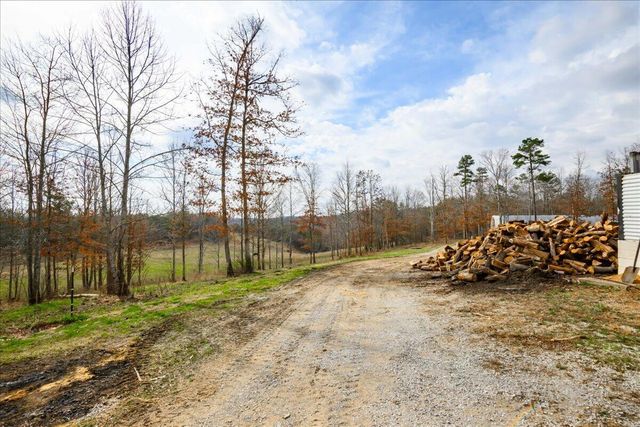 131 Marvins Lane, East Bernstadt, KY 40729