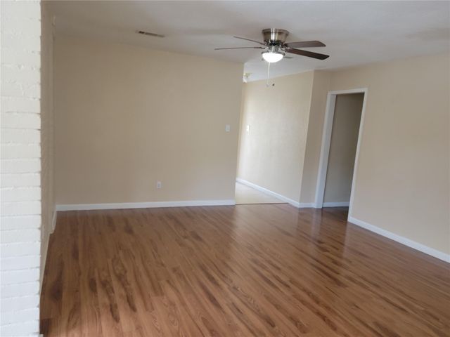 6811 La Violetta Drive, Houston, TX 77083