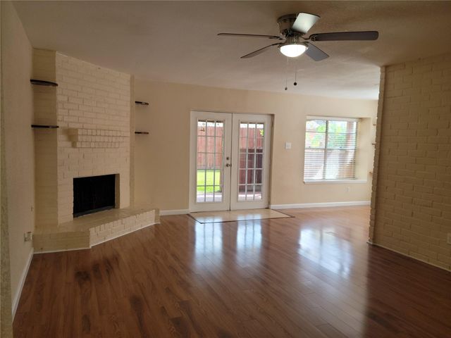 6811 La Violetta Drive, Houston, TX 77083