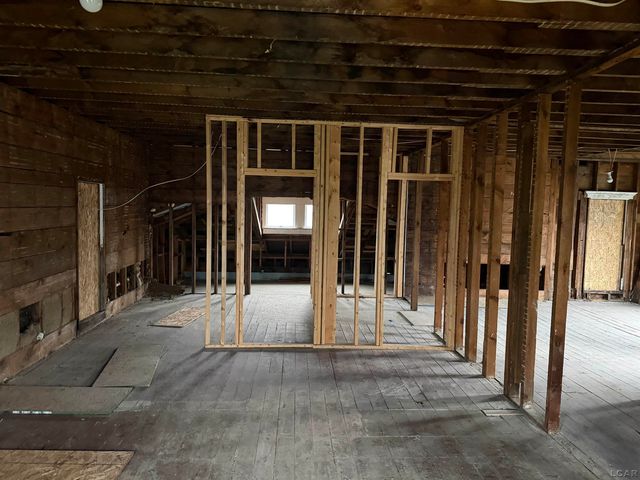 143 Lafayette Street, Hudson, MI 49247
