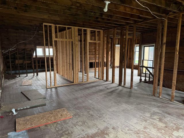 143 Lafayette Street, Hudson, MI 49247