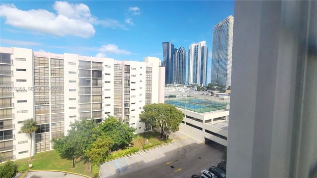 16909 N Bay Rd 806, Sunny Isles Beach, FL 33160