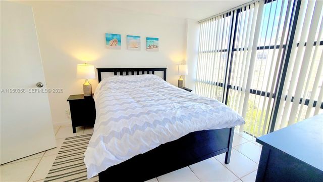 16909 N Bay Rd 806, Sunny Isles Beach, FL 33160