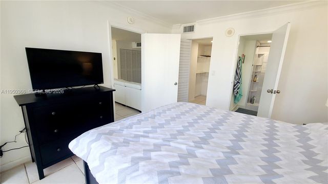 16909 N Bay Rd 806, Sunny Isles Beach, FL 33160