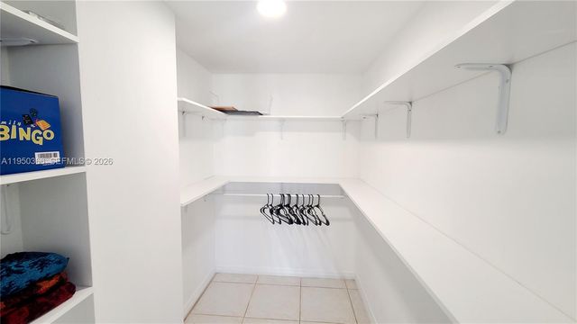 16909 N Bay Rd 806, Sunny Isles Beach, FL 33160