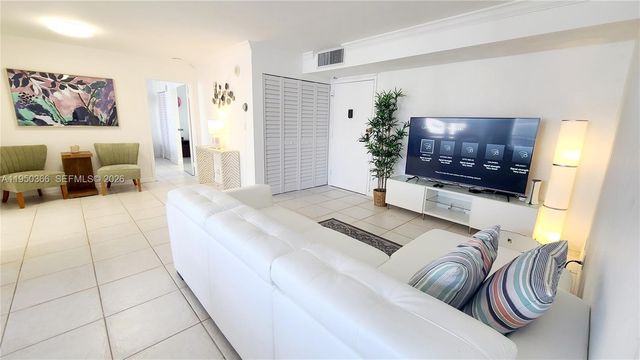 16909 N Bay Rd 806, Sunny Isles Beach, FL 33160