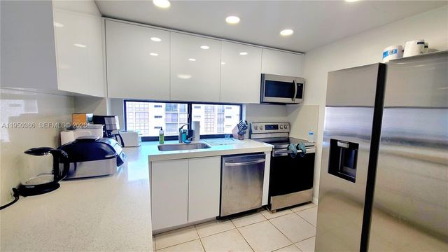 16909 N Bay Rd 806, Sunny Isles Beach, FL 33160