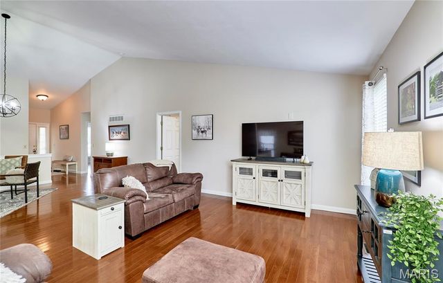 8 Turtle Creek Villas Drive 4R, O'fallon, MO 63366