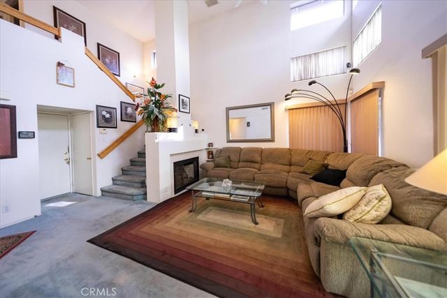 822 Oakhurst Drive, Pomona, CA 91767