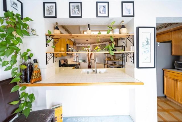 822 Oakhurst Drive, Pomona, CA 91767