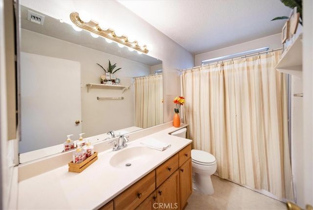 822 Oakhurst Drive, Pomona, CA 91767