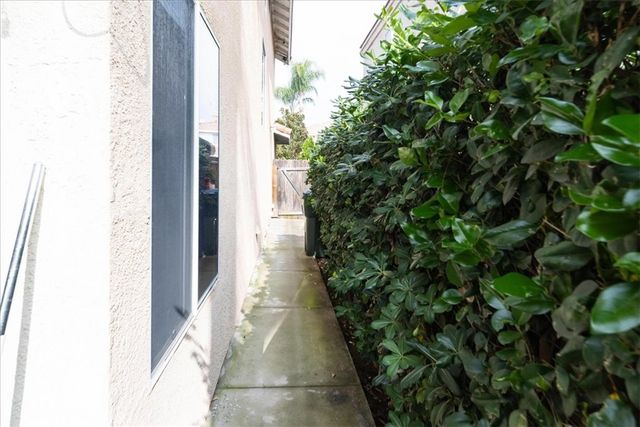 822 Oakhurst Drive, Pomona, CA 91767