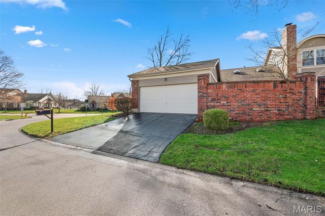 1833 Baxter Ridge Drive, Chesterfield, MO 63017