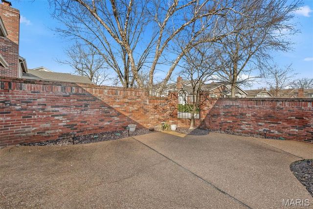 1833 Baxter Ridge Drive, Chesterfield, MO 63017