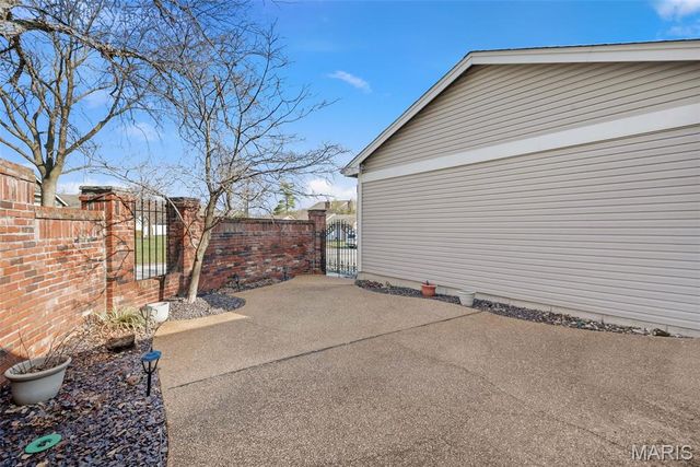 1833 Baxter Ridge Drive, Chesterfield, MO 63017