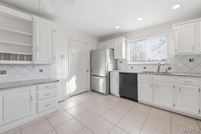 1833 Baxter Ridge Drive, Chesterfield, MO 63017