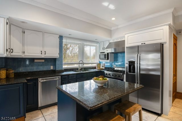 8 Thomas St, Caldwell Boro Twp., NJ 07006