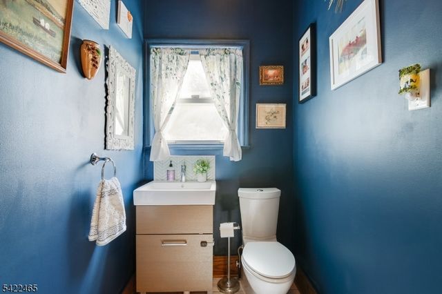 8 Thomas St, Caldwell Boro Twp., NJ 07006