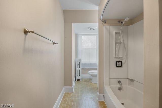 8 Thomas St, Caldwell Boro Twp., NJ 07006