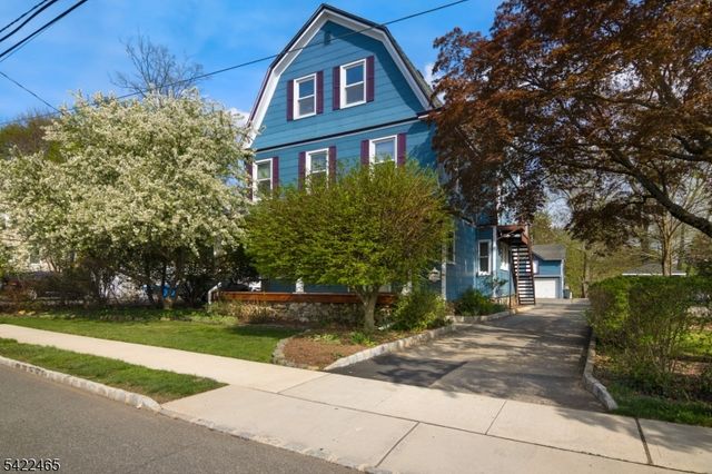 8 Thomas St, Caldwell Boro Twp., NJ 07006