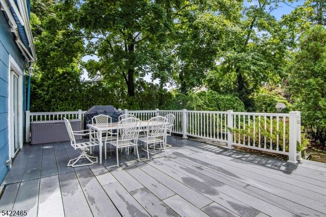8 Thomas St, Caldwell Boro Twp., NJ 07006