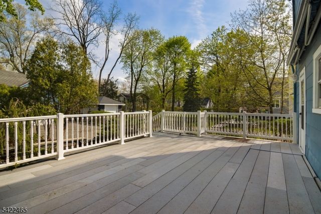 8 Thomas St, Caldwell Boro Twp., NJ 07006