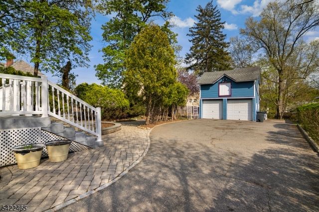 8 Thomas St, Caldwell Boro Twp., NJ 07006