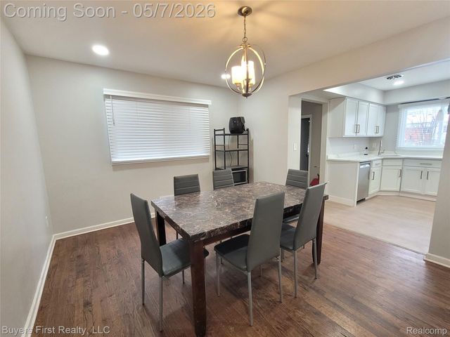 14710 Loretta Place, Oak Park, MI 48237