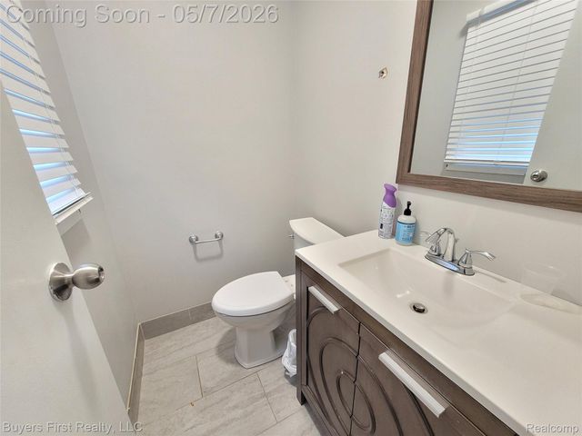 14710 Loretta Place, Oak Park, MI 48237