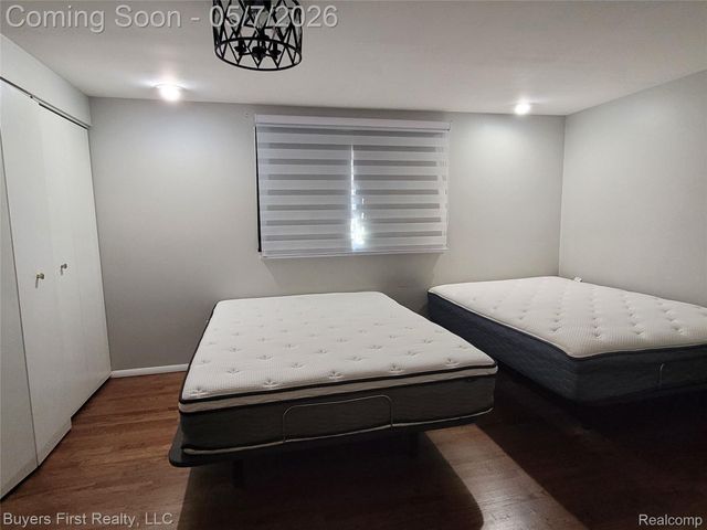 14710 Loretta Place, Oak Park, MI 48237