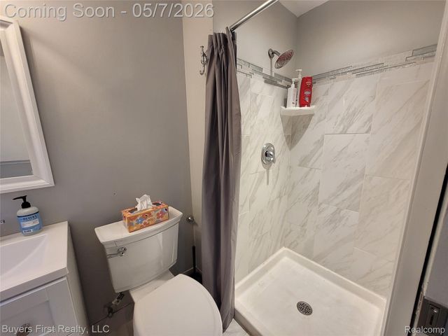14710 Loretta Place, Oak Park, MI 48237