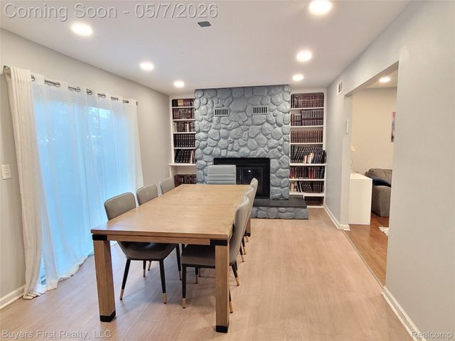 14710 Loretta Place, Oak Park, MI 48237