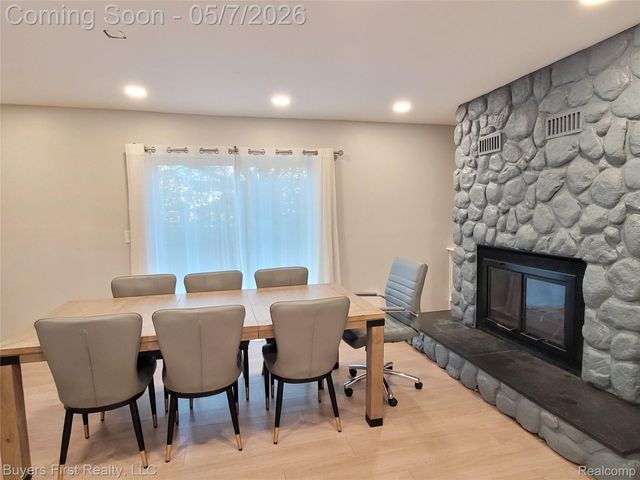 14710 Loretta Place, Oak Park, MI 48237