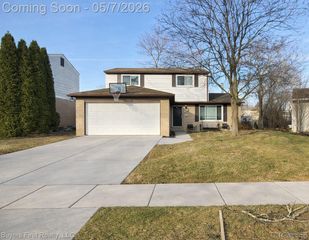 14710 Loretta Place, Oak Park, MI 48237