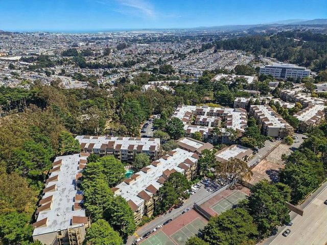 381 Half Moon Lane 209, Daly City, CA 94015