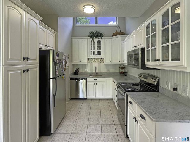 598 Heritage Village A, Southbury, CT 06488