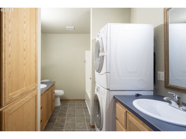 485 BROWN St, Glide, OR 97443