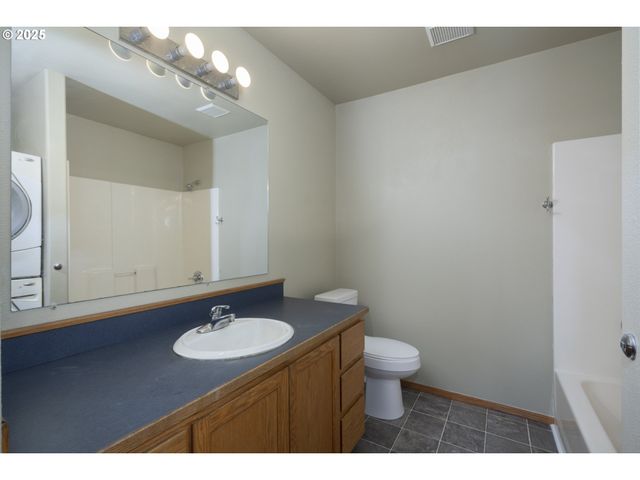 485 BROWN St, Glide, OR 97443