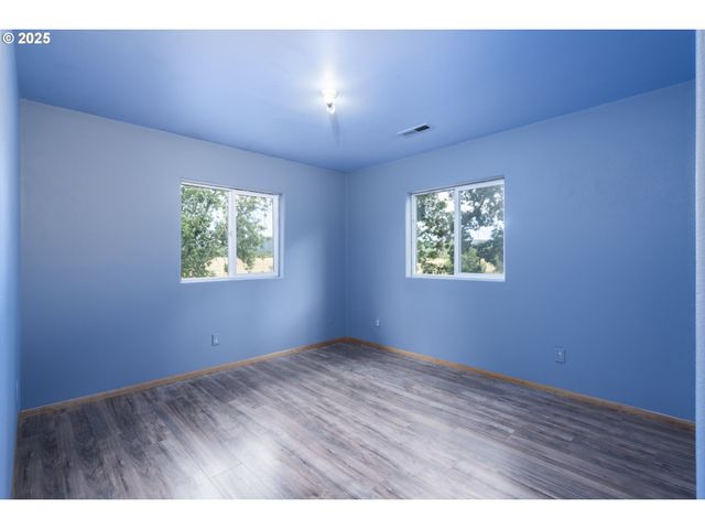 485 BROWN St, Glide, OR 97443