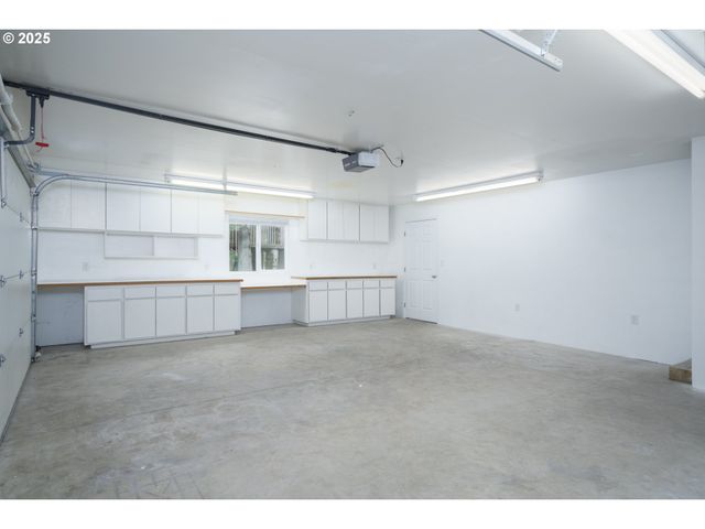 485 BROWN St, Glide, OR 97443