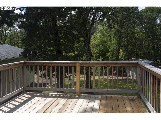 485 BROWN St, Glide, OR 97443