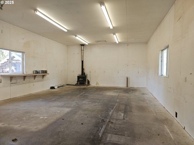 485 BROWN St, Glide, OR 97443