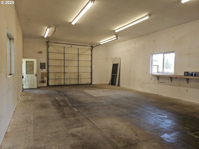 485 BROWN St, Glide, OR 97443