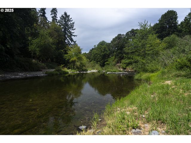 485 BROWN St, Glide, OR 97443